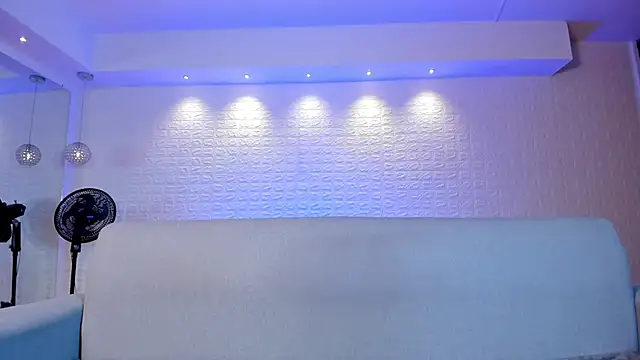 Snapshot of violet_scott chatting on January 2025 01:59:02 PM violet scott online show from January 2025 01:59:02 PM