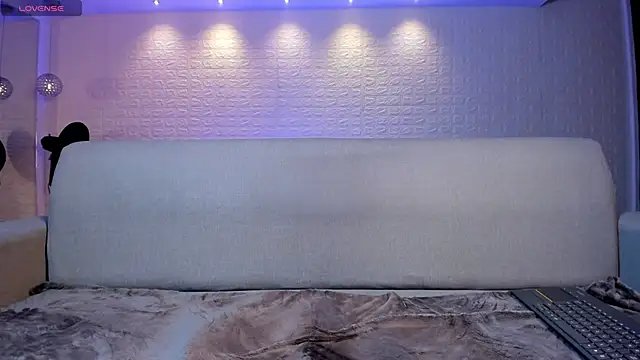 Snapshot of violet_scott chatting on February 2025 05:15:02 PM violet scott online show from February 2025 05:15:02 PM