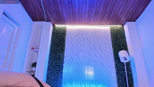 Snapshot of violet_scott chatting on September 2025 10:48:02 AM violet scott online show from September 2025 10:48:02 AM