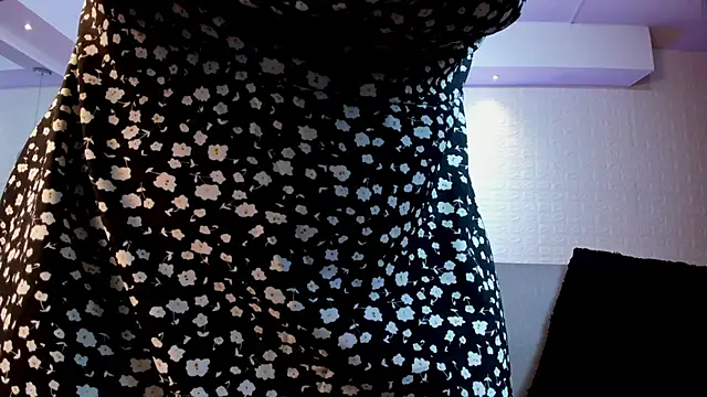 Snapshot of violet_scott chatting on September 2025 11:11:01 AM violet scott online show from September 2025 11:11:01 AM