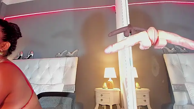 Snapshot of Melinahills chatting on December 2024 07:39:02 PM Melinahills online show from December 2024 07:39:02 PM