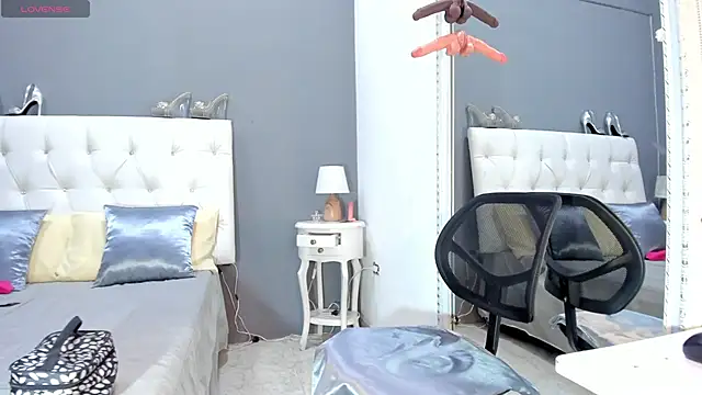 Snapshot of Melinahills chatting on January 2025 02:49:01 PM Melinahills online show from January 2025 02:49:01 PM