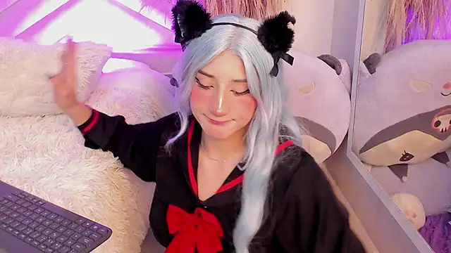 miia  baker online show from September 2025 12:16:01 PM