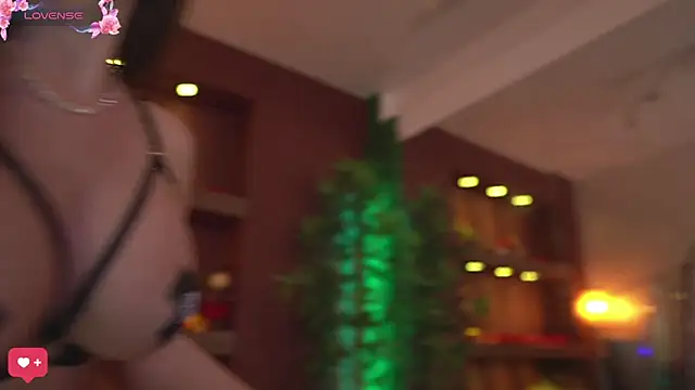 JustinneJade online show from December 2024 01:12:02 PM