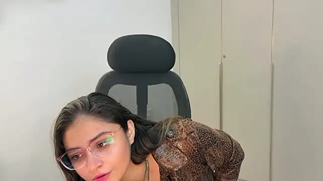 demieliss online show from January 2026 06:33:01 PM