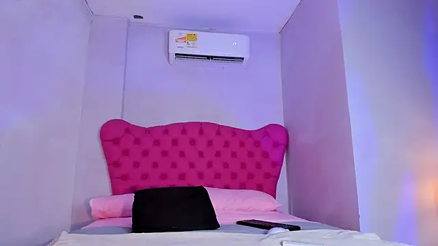 Snapshot of Aprillbrunette chatting on July 2026 11:50:02 AM Aprillbrunette online show from July 2026 11:50:02 AM
