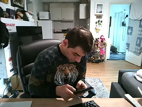 mihaimichael online show from December 2025 12:22:02 PM