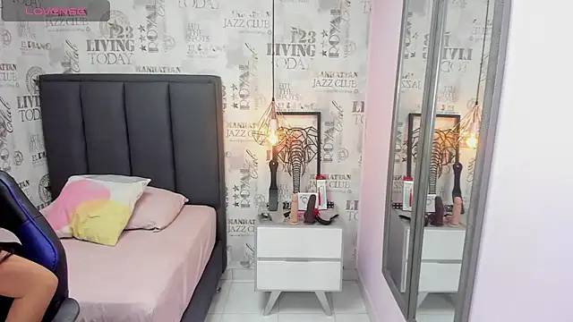 Snapshot of mileyerikson chatting on January 2025 12:26:02 PM mileyerikson online show from January 2025 12:26:02 PM