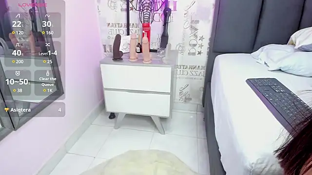 Snapshot of mileyerikson chatting on January 2025 03:28:02 PM mileyerikson online show from January 2025 03:28:02 PM