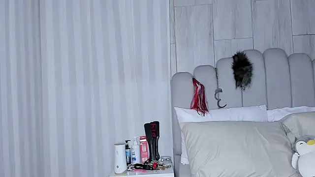 Snapshot of mileyerikson chatting on September 2025 12:58:02 AM mileyerikson online show from September 2025 12:58:02 AM