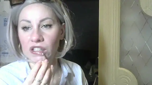 TherestlessKitty online show from December 2024 06:04:01 AM