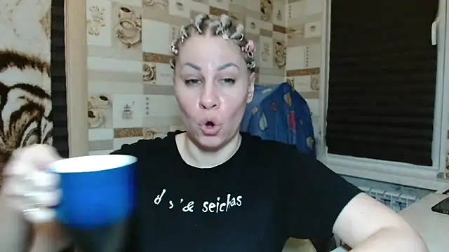 TherestlessKitty online show from April 2026 10:12:02 PM