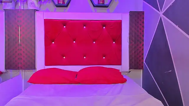 Karoll014 online show from September 2025 01:47:01 PM