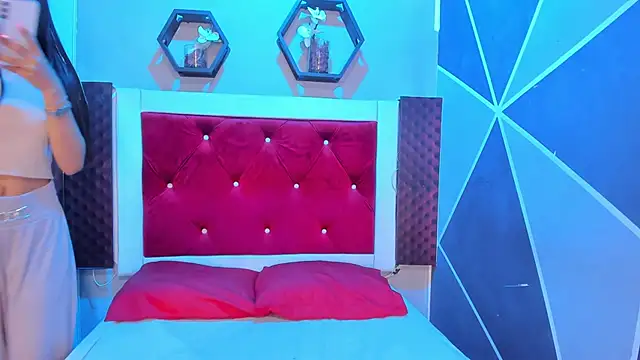 Karoll014 online show from October 2025 12:04:02 PM