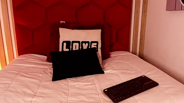 Tayzon Foxxx online show from July 2026 08:28:02 PM