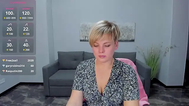 Julia Wilsone online show from January 2025 05:01:01 PM