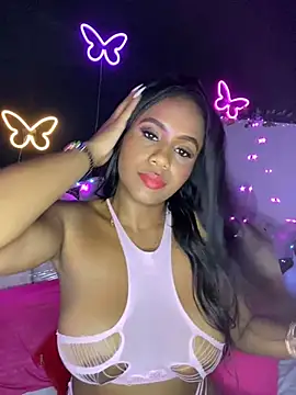 Snapshot of AlisonHoot69 chatting on January 2025 03:41:01 AM AlisonHoot69 online show from January 2025 03:41:01 AM