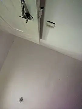 Snapshot of AlisonHoot69 chatting on February 2025 03:27:01 PM AlisonHoot69 online show from February 2025 03:27:01 PM