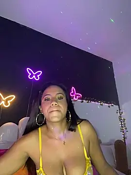 Snapshot of AlisonHoot69 chatting on March 2025 07:31:01 AM AlisonHoot69 online show from March 2025 07:31:01 AM