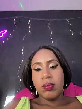 Snapshot of AlisonHoot69 chatting on October 2025 08:07:02 PM AlisonHoot69 online show from October 2025 08:07:02 PM