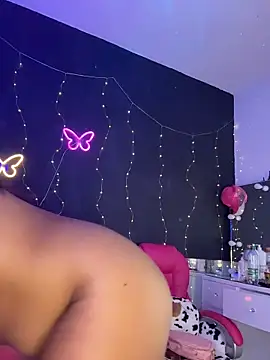 Snapshot of AlisonHoot69 chatting on October 2025 12:07:02 PM AlisonHoot69 online show from October 2025 12:07:02 PM