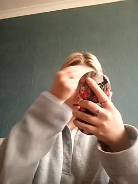 Gussie Bridie online show from December 2024 09:29:02 AM