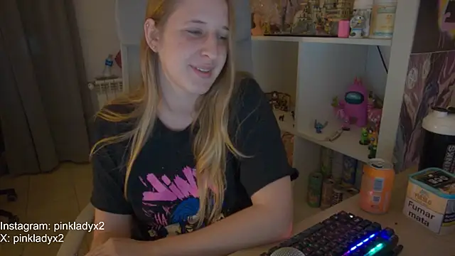 Snapshot of Pinkyladyxxx chatting on November 2025 05:45:02 PM Pinkyladyxxx online show from November 2025 05:45:02 PM