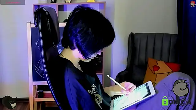 Snapshot of Alina_Mills chatting on January 2025 02:08:02 PM Alina Mills online show from January 2025 02:08:02 PM