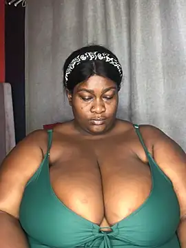 Snapshot of bustytitsxxx chatting on December 2024 10:22:01 AM bustytitsxxx online show from December 2024 10:22:01 AM