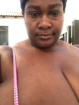 Snapshot of bustytitsxxx chatting on December 2024 04:45:02 AM bustytitsxxx online show from December 2024 04:45:02 AM