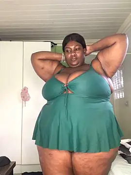 Snapshot of bustytitsxxx chatting on December 2024 04:40:01 AM bustytitsxxx online show from December 2024 04:40:01 AM