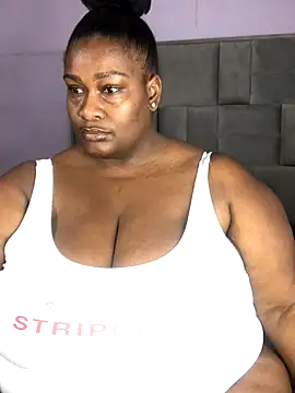 Snapshot of bustytitsxxx chatting on October 2025 04:02:02 AM bustytitsxxx online show from October 2025 04:02:02 AM