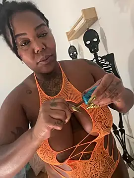 Snapshot of Goddess_Nafeesha chatting on January 2026 10:01:01 PM Goddess Nafeesha online show from January 2026 10:01:01 PM