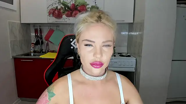 Snapshot of Lika8234 chatting on March 2025 08:19:01 PM Lika8234 online show from March 2025 08:19:01 PM