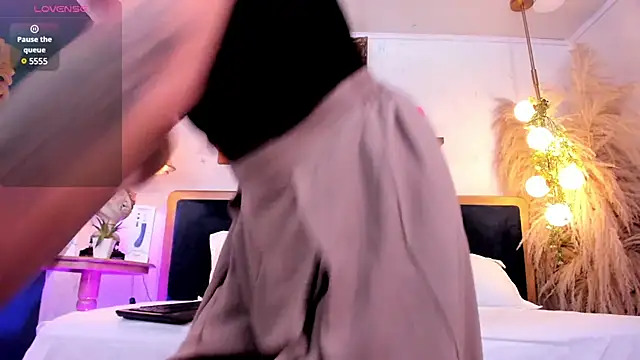 Alice milf  online show from February 2025 11:21:02 AM