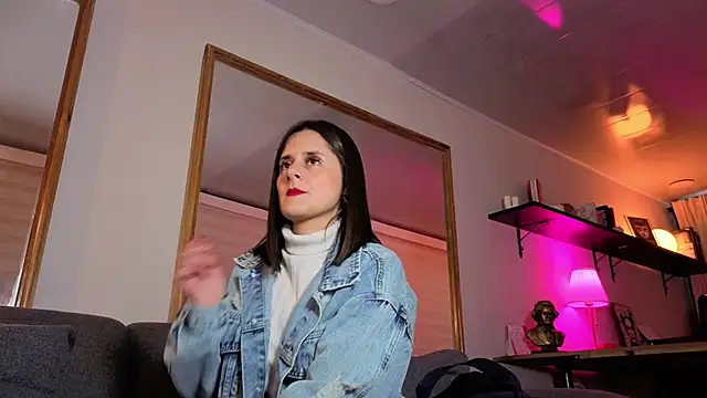 Alice milf  online show from September 2025 11:34:02 AM