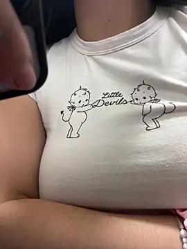  luna torres online show from February 2026 01:01:02 PM