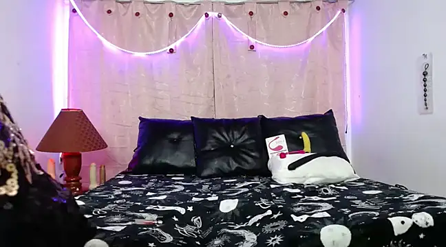 Red Hinata  online show from February 2025 08:18:01 PM