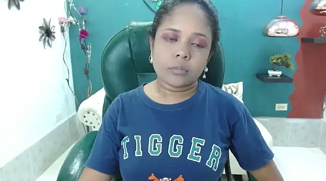 Snapshot of Melikasweetz chatting on December 2024 05:15:02 PM Melikasweetz online show from December 2024 05:15:02 PM