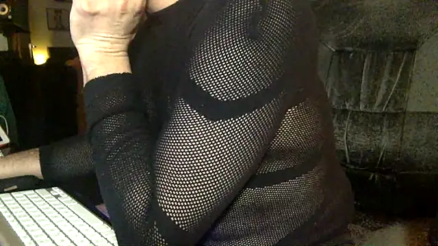 tomz0819 online show from November 2025 11:26:01 PM