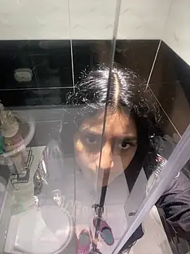 cloe small online show from December 2024 05:25:01 AM