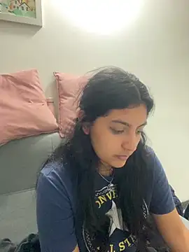 cloe small online show from January 2025 02:19:02 AM