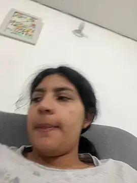 cloe small online show from January 2025 03:41:01 AM