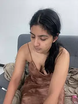 cloe small online show from February 2025 06:35:01 AM