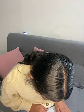 cloe small online show from February 2025 02:00:01 AM