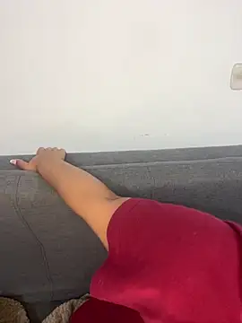 cloe small online show from February 2025 05:41:01 AM