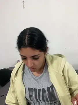 cloe small online show from February 2025 02:38:01 AM