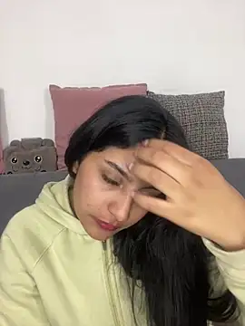 cloe small online show from February 2025 02:17:02 AM