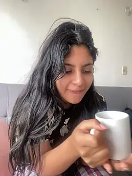 cloe small online show from February 2025 10:36:02 PM