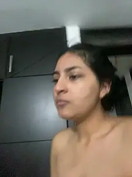 cloe small online show from March 2025 01:26:01 AM